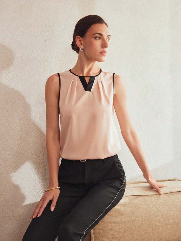 MOTF Classy Blusa sin mangas con detalle de orificio en el cuello, ribete de contraste y pliegues plegados