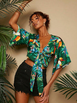 TRVLCHIC Blusa de manga acampanada con nudo frontal de verano para mujer, tejido de vacaciones, atuendos de festival de rave, camisas casuales para mujer, crop top, camisa hawaiana, cardigan de verano