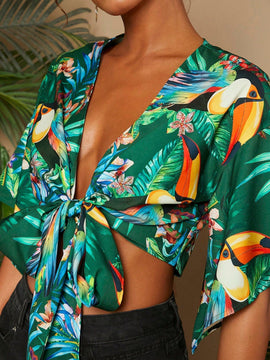 TRVLCHIC Blusa de manga acampanada con nudo frontal de verano para mujer, tejido de vacaciones, atuendos de festival de rave, camisas casuales para mujer, crop top, camisa hawaiana, cardigan de verano