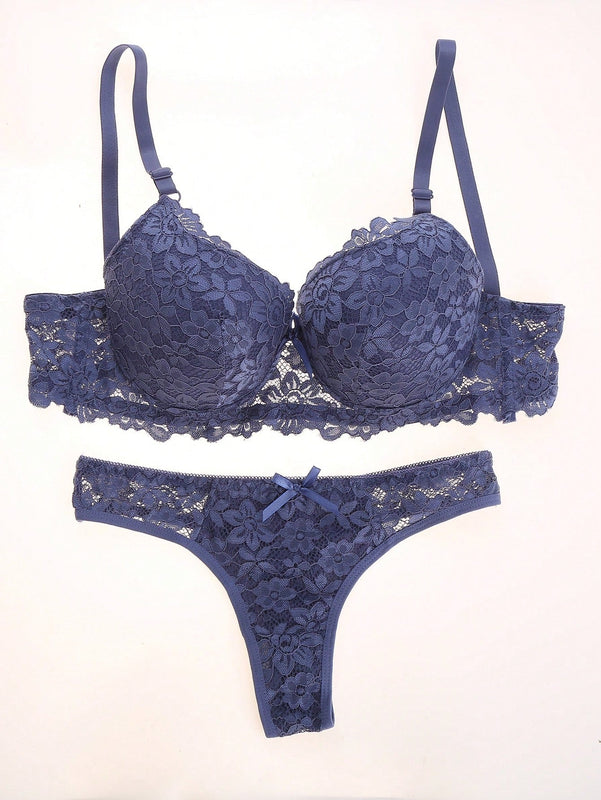 Conjunto De Ropa Interior Para Mujer: Sujetador Y Tanga De Encaje