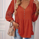 LUNE Camisa primavera/verano casual de mujer con cortes florales, pompon y contraste de encaje