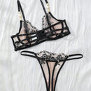 Conjunto de sujetador y bragas con cierre frontal y bordado romantico con correas de hombro de cadena de metal