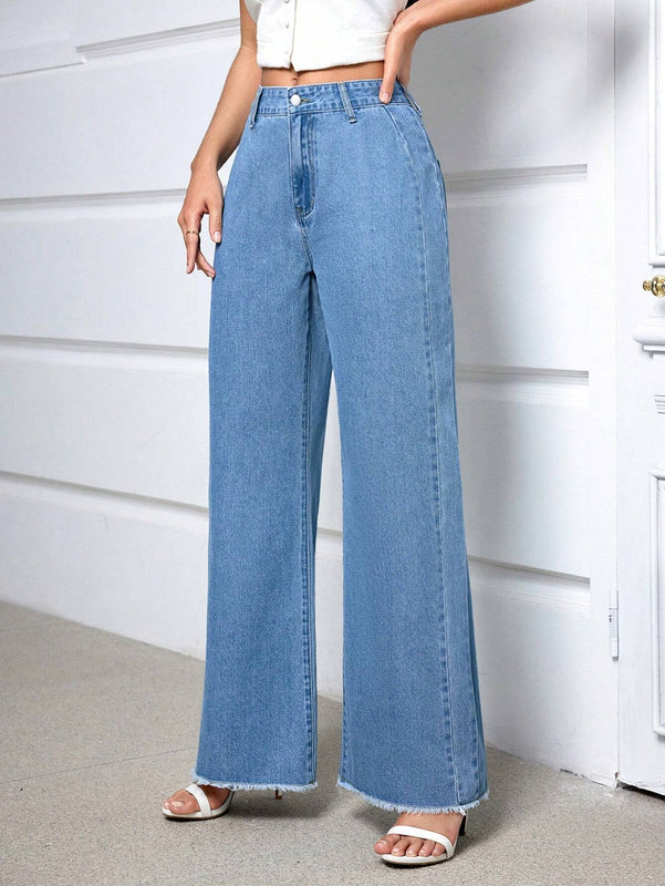 Essnce Jeans de mezclilla para mujer de unicolor con bordes deshilachados, bolsillos laterales y cierre de boton