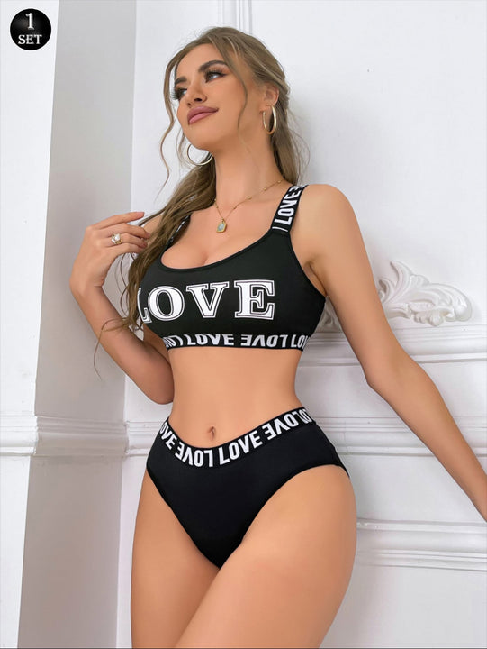 Conjunto de sujetador y bragas con correas cruzadas y estampado de letras LOVE para mujeres