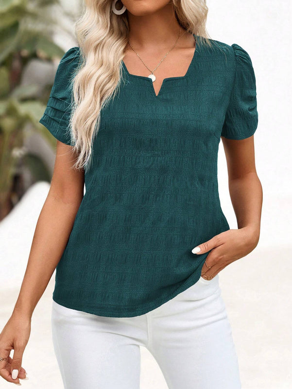 Camisa de verano para mujer con cuello en V pequeno y pliegues en las mangas, con punos de manga corta