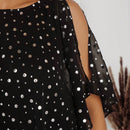 Camisa de verano para mujer con diseno moderno, con puntos plateados, hombros al descubierto y dobladillo asimetrico