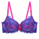 Sensual conjunto de sujetador push-up con aro y braguita triangular con encaje en colores contrastantes, copa B