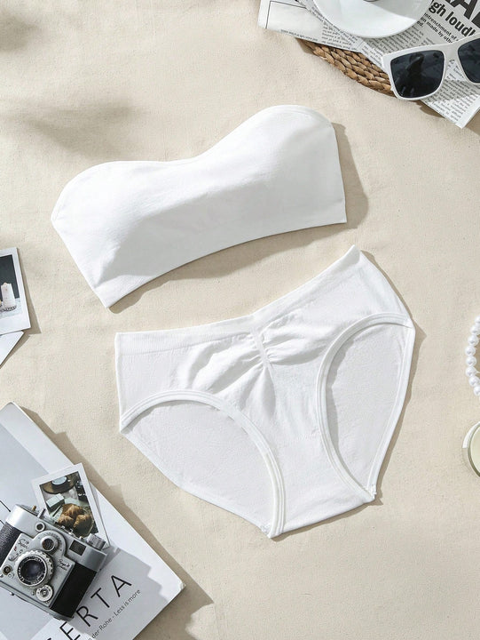 Conjunto De Bra Strapless Y Calzones Triangulares De Color Solido
