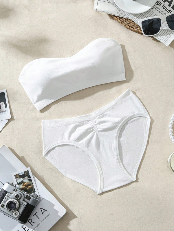 Conjunto De Bra Strapless Y Calzones Triangulares De Color Solido