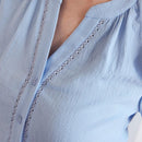MOTF PREMIUM Blusa con cuello de muesca, mangas abullonadas y encaje insertado