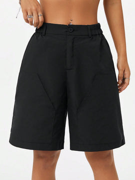 Coolane Shorts estilo callejero para mujer con ajuste holgado, longitud de la rodilla, tachuelas y tonos neutros