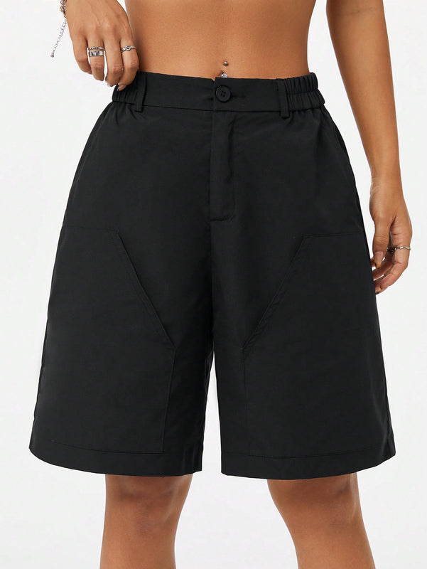 Coolane Shorts estilo callejero para mujer con ajuste holgado, longitud de la rodilla, tachuelas y tonos neutros