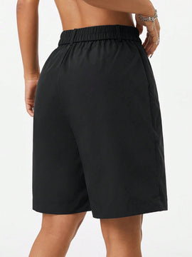 Coolane Shorts estilo callejero para mujer con ajuste holgado, longitud de la rodilla, tachuelas y tonos neutros