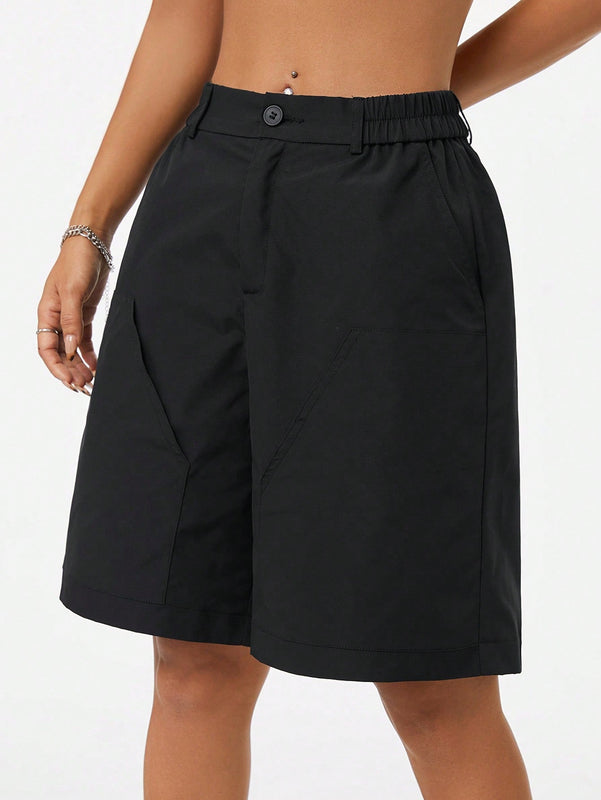 Coolane Shorts estilo callejero para mujer con ajuste holgado, longitud de la rodilla, tachuelas y tonos neutros