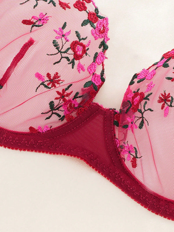 Conjunto de ropa interior sexy para mujer en color burdeos, sosten con push-up y cuello en v profundo con encaje y con aros, junto con las Tangas
