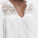 Blusa de cuello en V blanca casual con bordado calado para mujer, verano