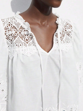 Blusa de cuello en V blanca casual con bordado calado para mujer, verano