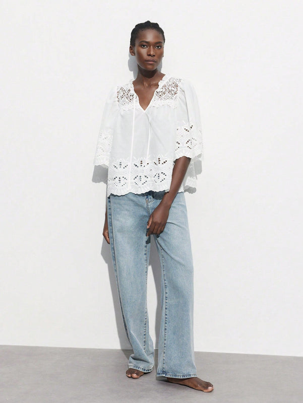Blusa de cuello en V blanca casual con bordado calado para mujer, verano