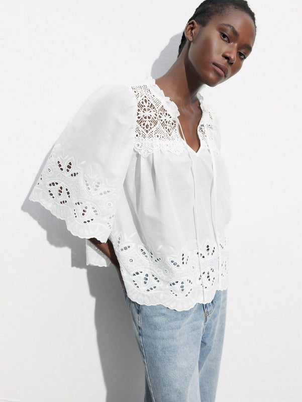 Blusa de cuello en V blanca casual con bordado calado para mujer, verano