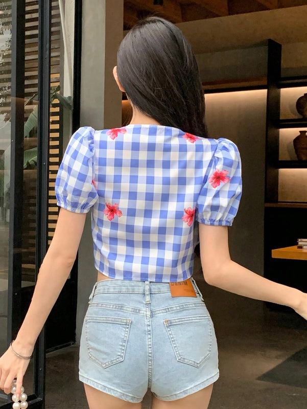 DAZY Camisa de manga corta para mujer con estampado de flores a cuadros