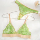Conjunto de ropa interior verde fluorescente para mujeres con encaje transpirable y copa de triangulo inalambrico comodo de 2 piezas con bordes ondulados, que incluye bragas