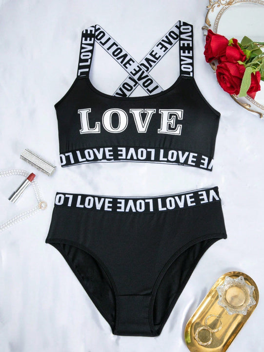 Conjunto de sujetador y bragas con correas cruzadas y estampado de letras LOVE para mujeres