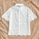 Camisa blanca suelta para mujeres con bordado de textura y patron floral quemado, adecuada para vacaciones, playa, temporada de graduacion, fiesta de Pascua, almuerzo y salidas de te por la tarde