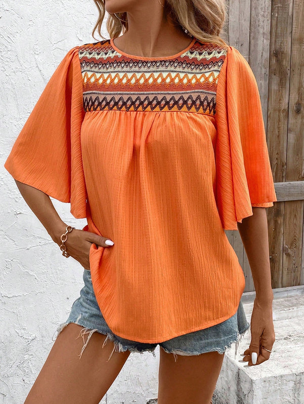 NEW  LUNE Blusa Retro de Cuello Redondo con Bordado y Encaje Ondulado con Estampado Aleatorio