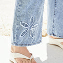 Forever 21 Jeans informales de pierna ancha con bordado grafico estilo resort