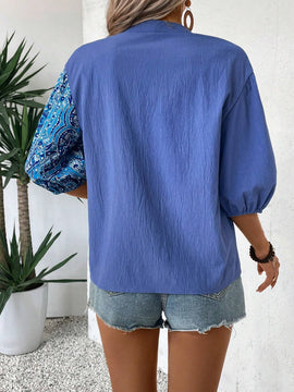 Camisa informal de manga corta con estampado azul empalmado