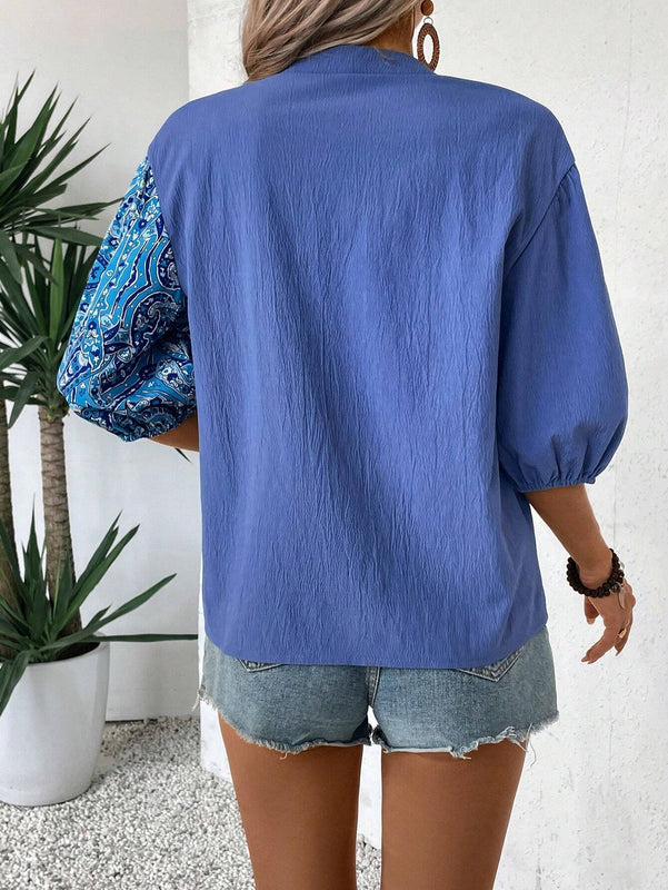 Camisa informal de manga corta con estampado azul empalmado