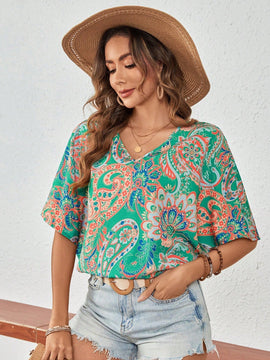 VCAY Camisa casual de vacaciones de verano con diseno completo de cuello en V impreso en toda la tela