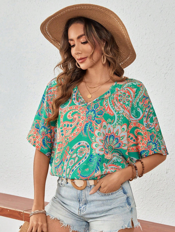VCAY Camisa casual de vacaciones de verano con diseno completo de cuello en V impreso en toda la tela