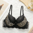 Lenceria de punto con estampado de leopardo al estilo europeo y americano, acolchada con copa gruesa, con ribete de encaje de moda y encaje bordado, adecuada para mujeres con senos pequenos, sexy y comoda