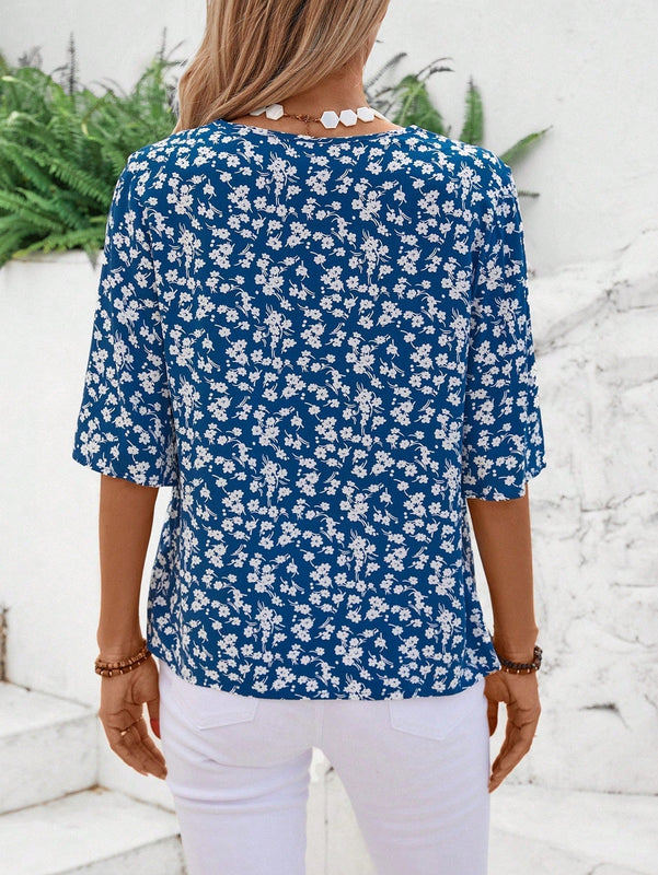 EMERY ROSE Blusa floja de vacaciones de mujer con estampado floral pequeno, cuello en V y mangas acampanadas