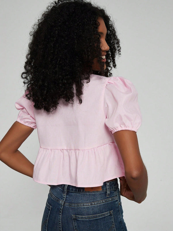 Top corto de estilo simple de verano para mujer con correa de lazo, mangas de burbuja, dobladillo con volantes y peplum
