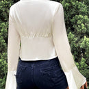 Camisa de manga larga de seda tejida de unicolor para mujer, con diseno regular de frente abierto y manga acampanada con ribete de volantes, tejido de imitacion de seda, estilo dinero antiguo, ideal para vacaciones
