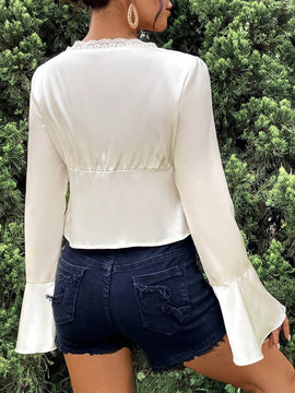 Camisa de manga larga de seda tejida de unicolor para mujer, con diseno regular de frente abierto y manga acampanada con ribete de volantes, tejido de imitacion de seda, estilo dinero antiguo, ideal para vacaciones