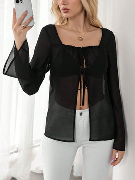 Camisa transparente de manga larga con cuello cuadrado y lazo frontal para mujer