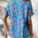 Camiseta de moda casual de verano con estampado floral azul y cuello en V