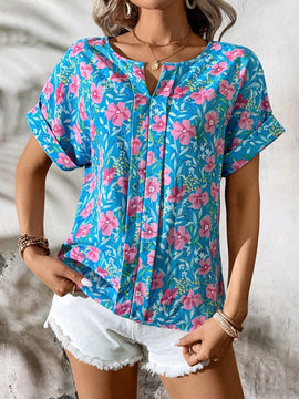 Camiseta de moda casual de verano con estampado floral azul y cuello en V