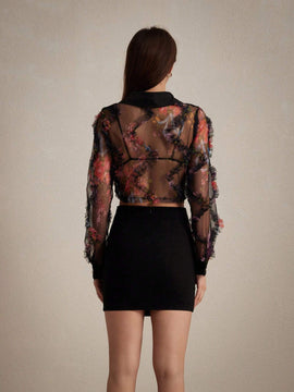 Blusa corta sexy con estampado floral y manga larga de malla transparente para el verano
