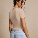 Frenchy Camiseta casual de verano para mujer con cuello redondo, dees de cereza bordados, mangas cortas con dees plisados y ruchados en el lateral, ajuste enado, esencial para el verano