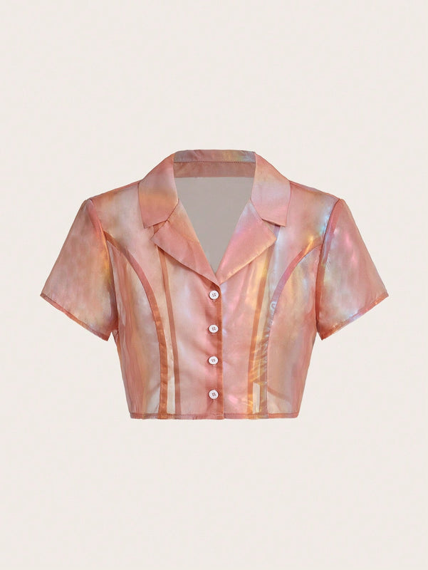 Camisa de manga corta de moda con disenos laser transparentes y ajuste cenido