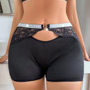 Pantalones cuadrados huecos con encaje de cinta plateada en forma de corazon para mujer