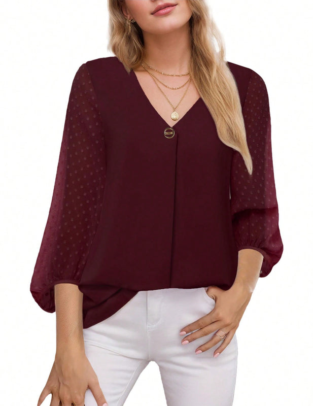 Camisa de manga tres cuartos con puntos suizos plisados y escote en V para mujer