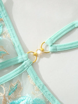 Panty floral con encaje y abertura en la entrepierna