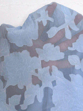 Blusa acampanada con mangas farol y detalles de encaje Jacquard Guipur