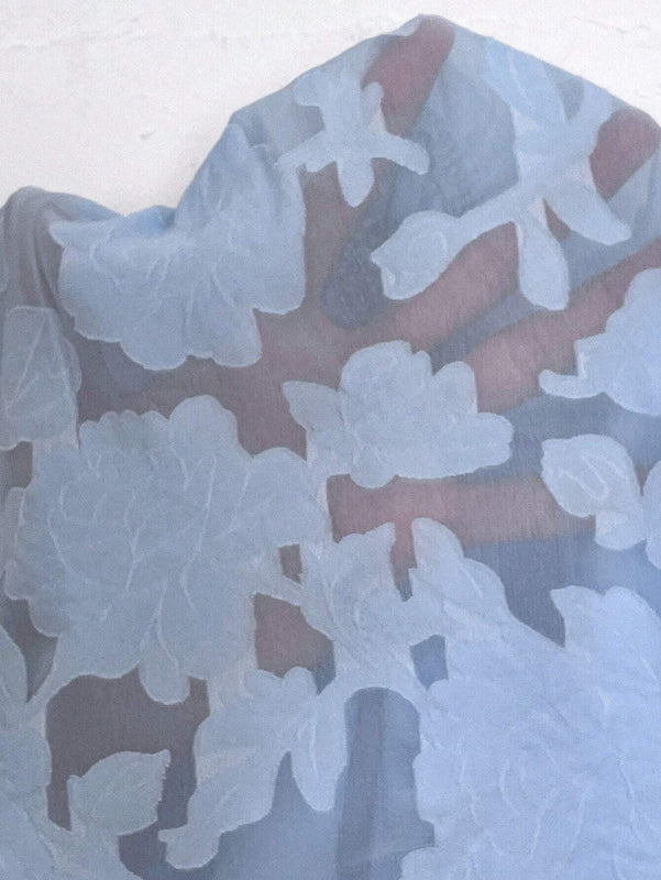 Blusa acampanada con mangas farol y detalles de encaje Jacquard Guipur