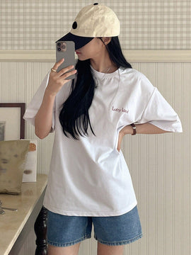 Camiseta casual de mujer para el verano con cuello redondo estampado con eslogan y hombros caidos